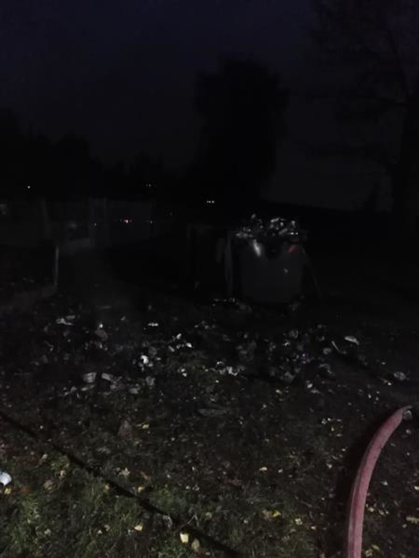 Pożar na cmentarzu w Modzerowie w powiecie włocławskim [zdjęcia]