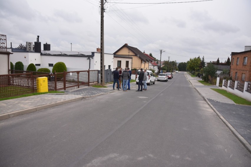Nowy chodnik w Bogdanowie został oddany do użytku