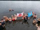 Mors Team Lębork rozpoczął sezon. -To zaprawa przed prawdziwym morsowaniem- podkreślają. 