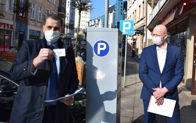 - Nie powinniśmy zmieniać stawek za parkowanie - mówili radni Sebastian Pieńkowski i Tomasz Rafalski z PiS.