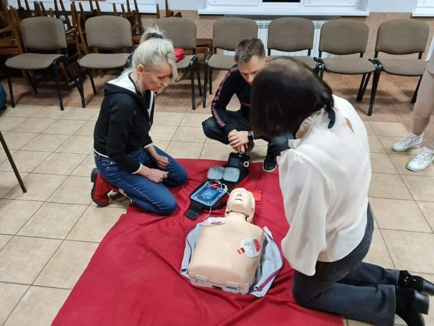 W Marszewie rozpoczęły się szkolenia z zakresu pierwszej pomocy z użyciem defibrylatora AED