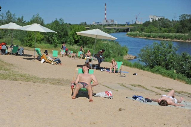 Do końca sierpnia poznaniacy mogą wypoczywac na jednej z miejskich plaż w pobliżu Warty, które zapewniają masę atrakcji