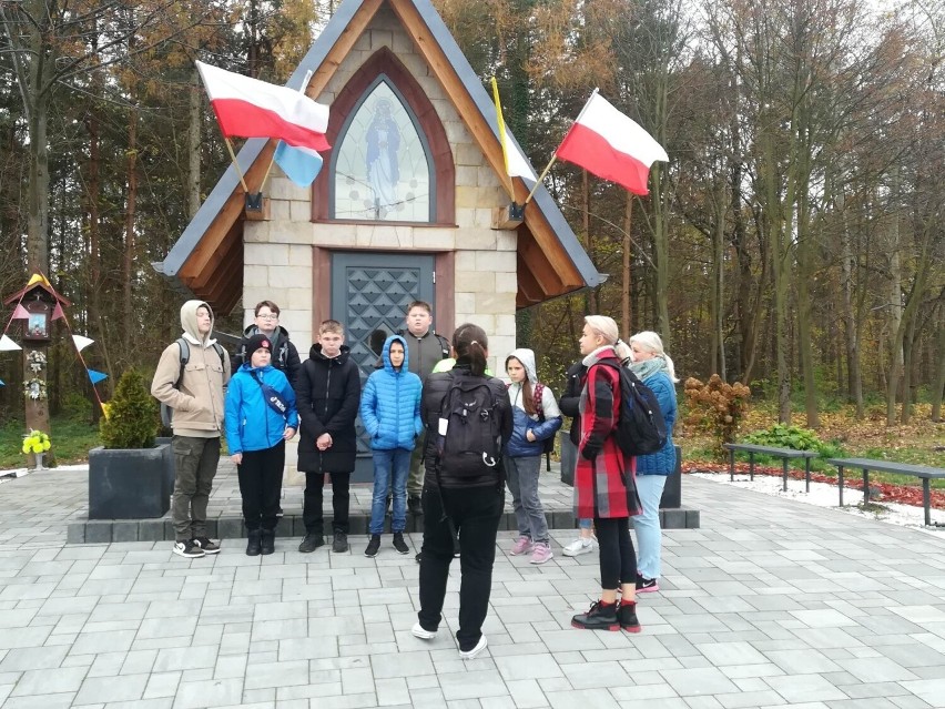 Dzieci i młodzież z Polski i Ukrainy uczestniczyły w spacerach edukacyjnych po Starachowicach