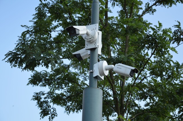 Kamera na błoniach nad Sanem podpięta do monitoringu miejskiego Stalowej Woli