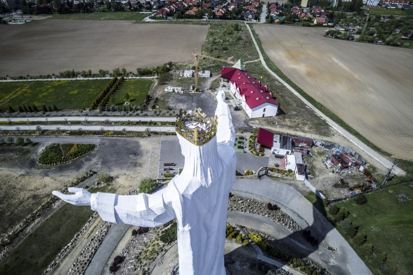 Pomnik Chrystusa Króla w Świebodzinie wciąż ciekawi. Zobaczmy, jak wygląda figura z bliska 