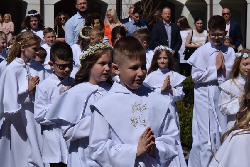 Pierwsza Komunia Święta w farze i klasztorze. 7.05.2022