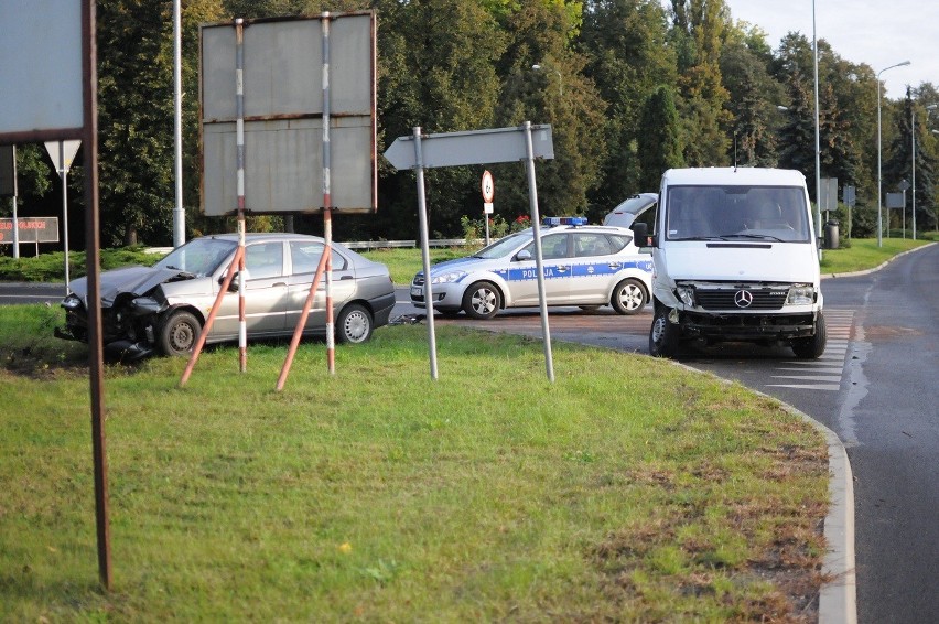 Śrem: wypadek na skrzyżowaniu ulic Piłsudskiego i ks. Kajetańczyka (ZDJĘCIA)