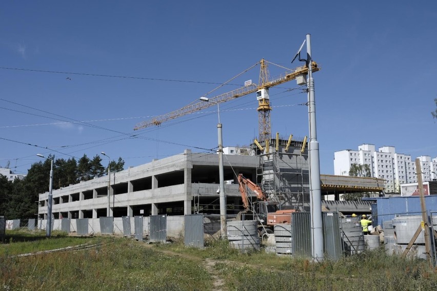 W Toruniu trwa budowa parkingów park'n'ride.