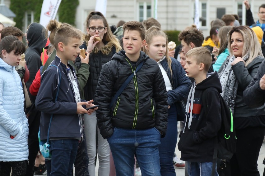 Dzień Europy w Kielcach. Zaśpiewali "Odę do radości" [FILM]