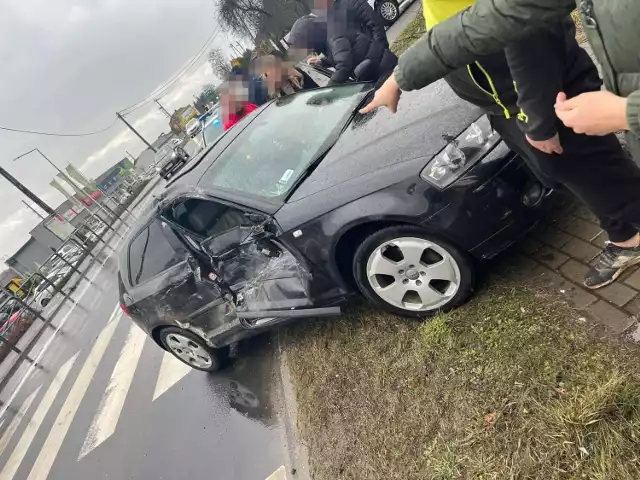 Wypadek na DW 780 w Alwerni. Zderzenie samochodu osobowego z ciężarówką