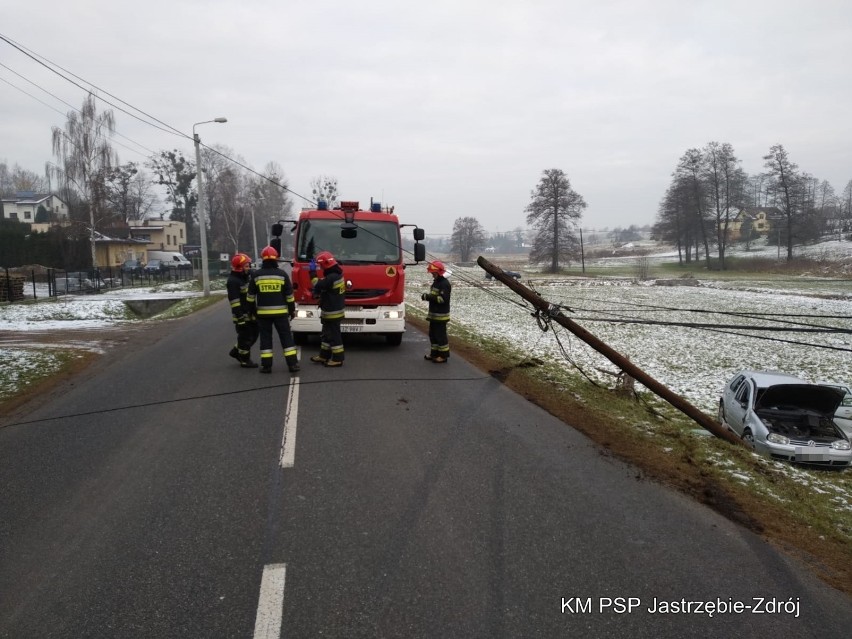 Wypadek w Jastrzębiu: kobieta straciła panowanie nad autem...