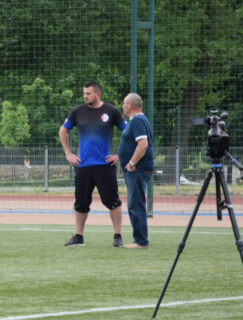 Zbąszyń biega na stadionie Orzeł z TKKF "Łabędź". Promocji...