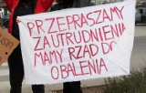 Międzyrzecz: „Przepraszamy za utrudnienia. Mamy rząd do obalenia” 