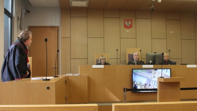 Prokurator Instytutu Pamięci Narodowej Łukasz Herjan przedstawia swoje argumenty przed Sądem Apelacyjnym w Krakowie