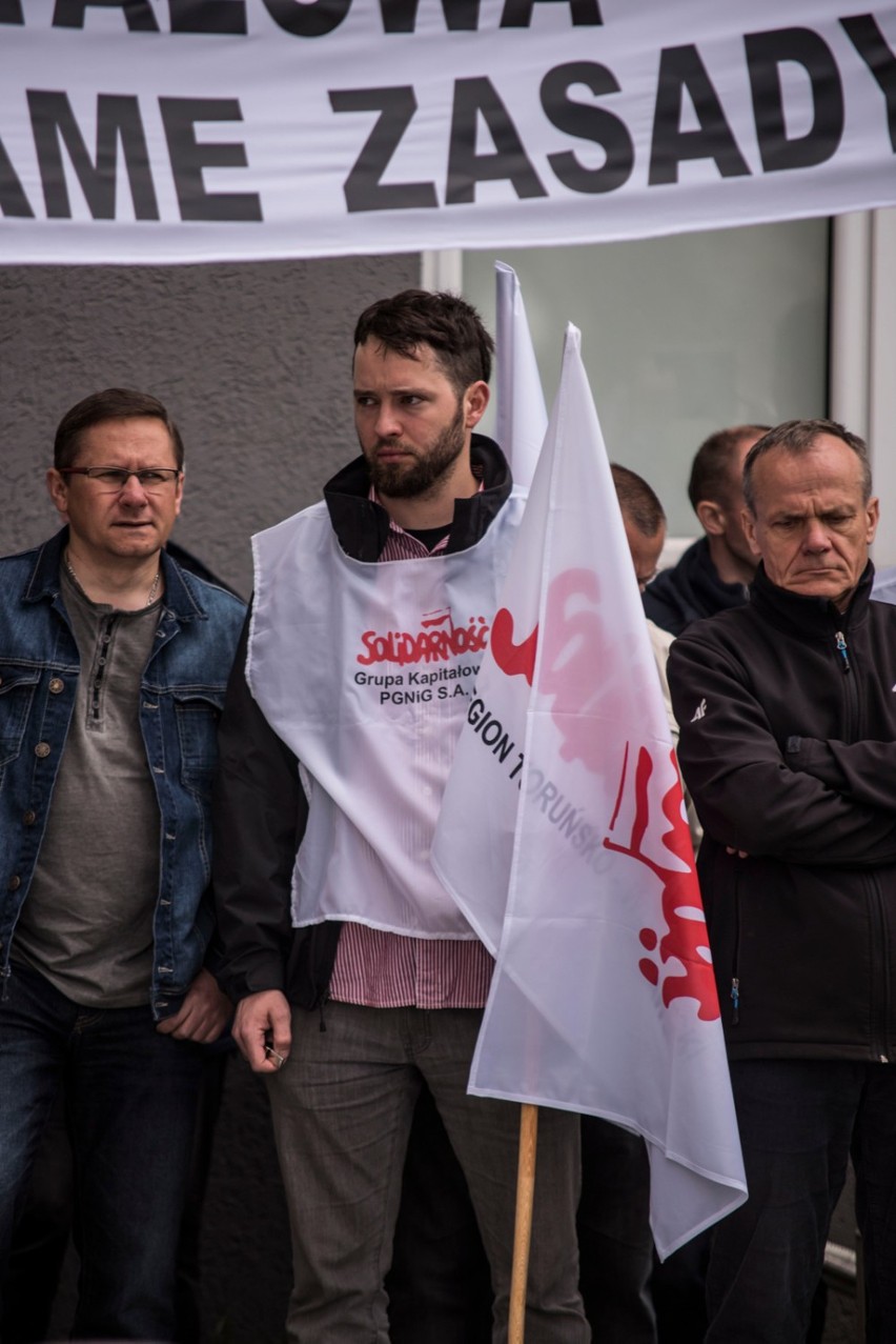 Strajk związków zawodowych Geofizyki w Toruniu [ZDJĘCIA]