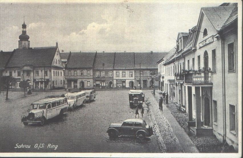 W okresie międzywojennym na Rynku w Żorach jeździły autobusy