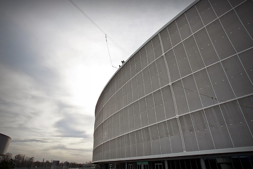 Wrocław: Skoki z dachu stadionu już możliwe (ZDJĘCIA, FILM)