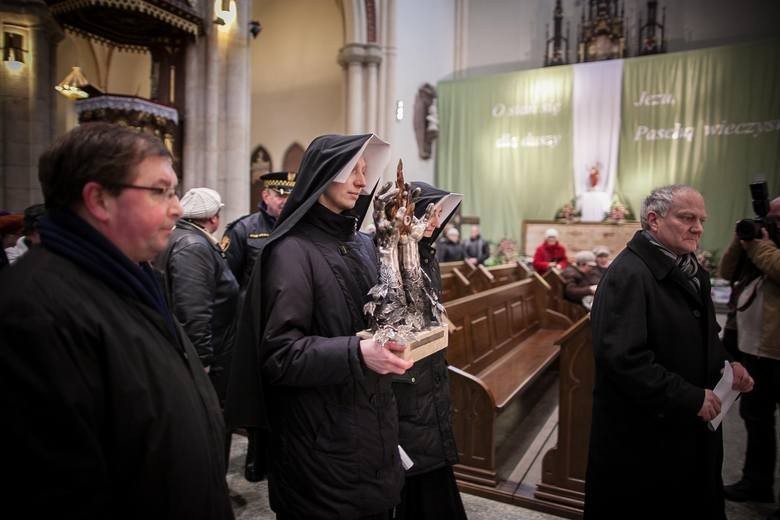 Marsz z relikwiami św. Faustyny w Łodzi [ZDJĘCIA]