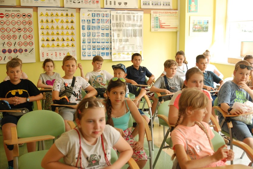 Na konferencji prasowej WORD ,z udziałem uczniów . Szkoły Podstawowej  nr 7 w Koninie został zaprezentowany  film  „Bezpiecznie z Agatką” . 