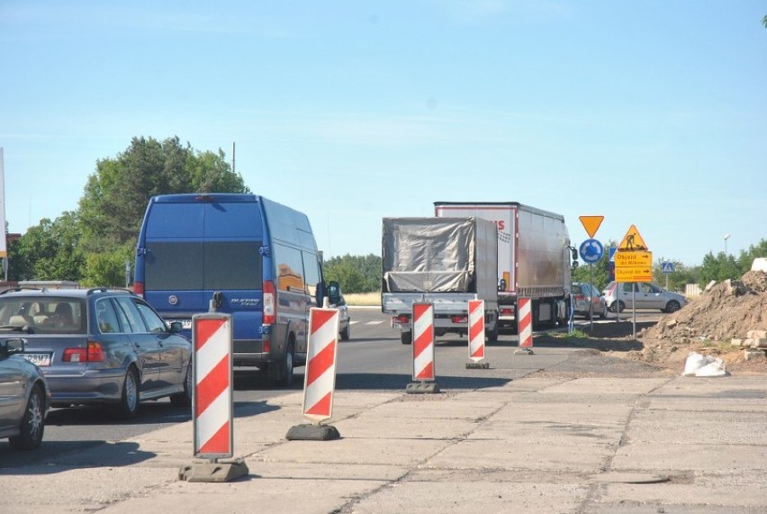 Przebudowa ulicy Wilkowickiej w Lesznie - rondo gotowe, ale to nie koniec prac [ZDJĘCIA]