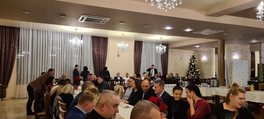 Wigilijne spotkanie członków stowarzyszenia Wspólny Samorząd w Radomsku. ZDJĘCIA