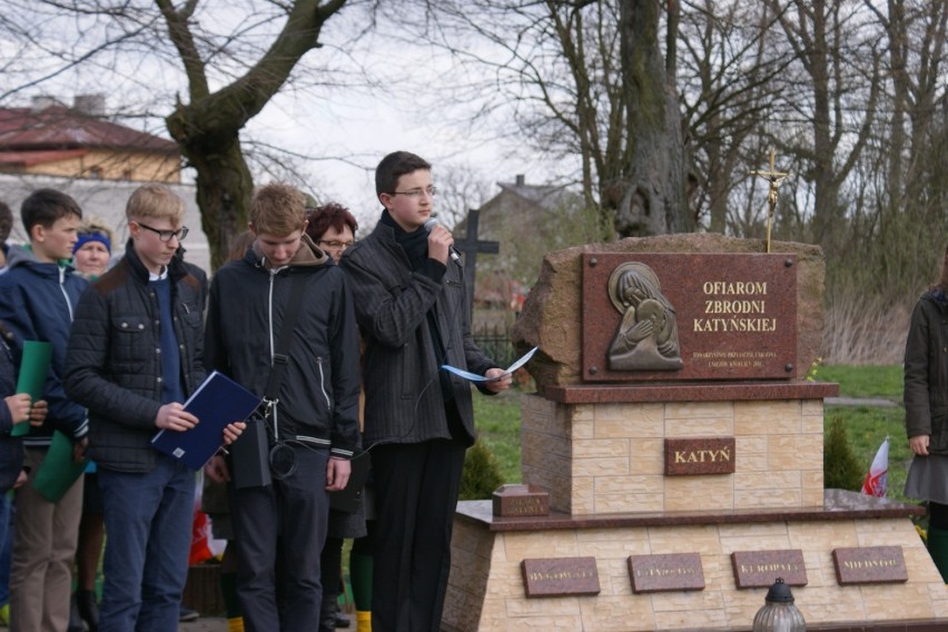 Dzień Pamięci Ofiar Zbrodni Katyńskiej w Uniejowie 2015