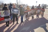 Poznań: Obrońcy praw zwierząt pikietowali na moście Teatralnym [ZDJĘCIA]