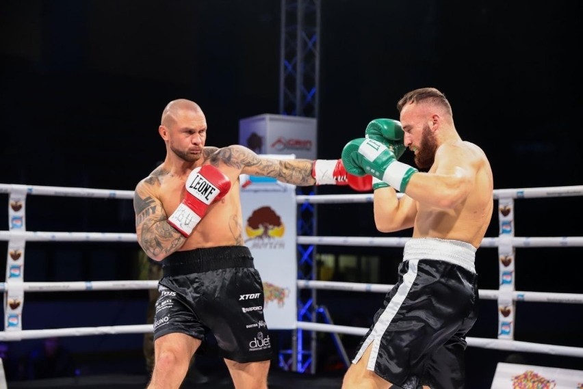 Kiedyś kickboxing teraz boks. Łukasz „Boom Boom” Pławecki z kolejnym zwycięstwem [ZDJĘCIA]