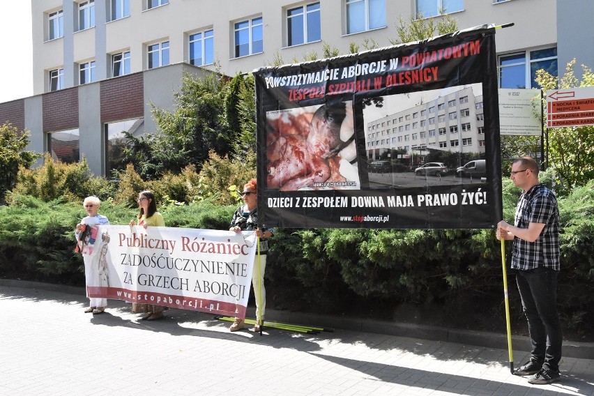 Protest antyaborcyjny pod oleśnickim szpitalem 