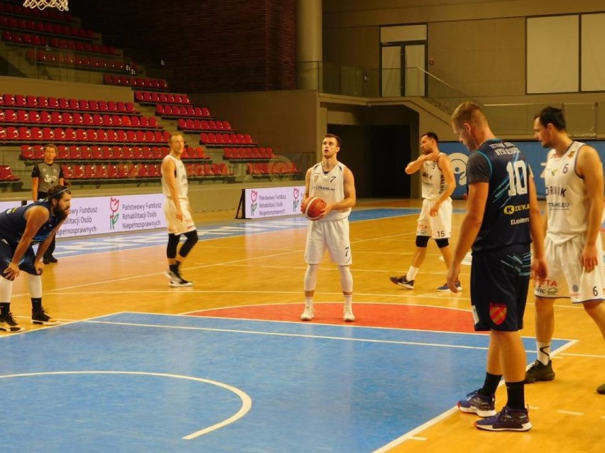 Koszykarze Górnika Trans.eu Wałbrzych wygrali dziesiaty mecz z rzędu. Tym razem pokonali drużynę z Kołobrzegu