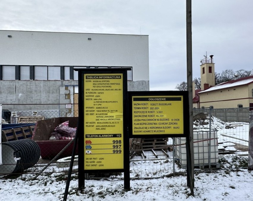 Budowa w Wilkowicach wyszła na prostą. Teraz mieszkańcy zbierają pieniądze na wyposażenie hali widowiskowo-sportowej  