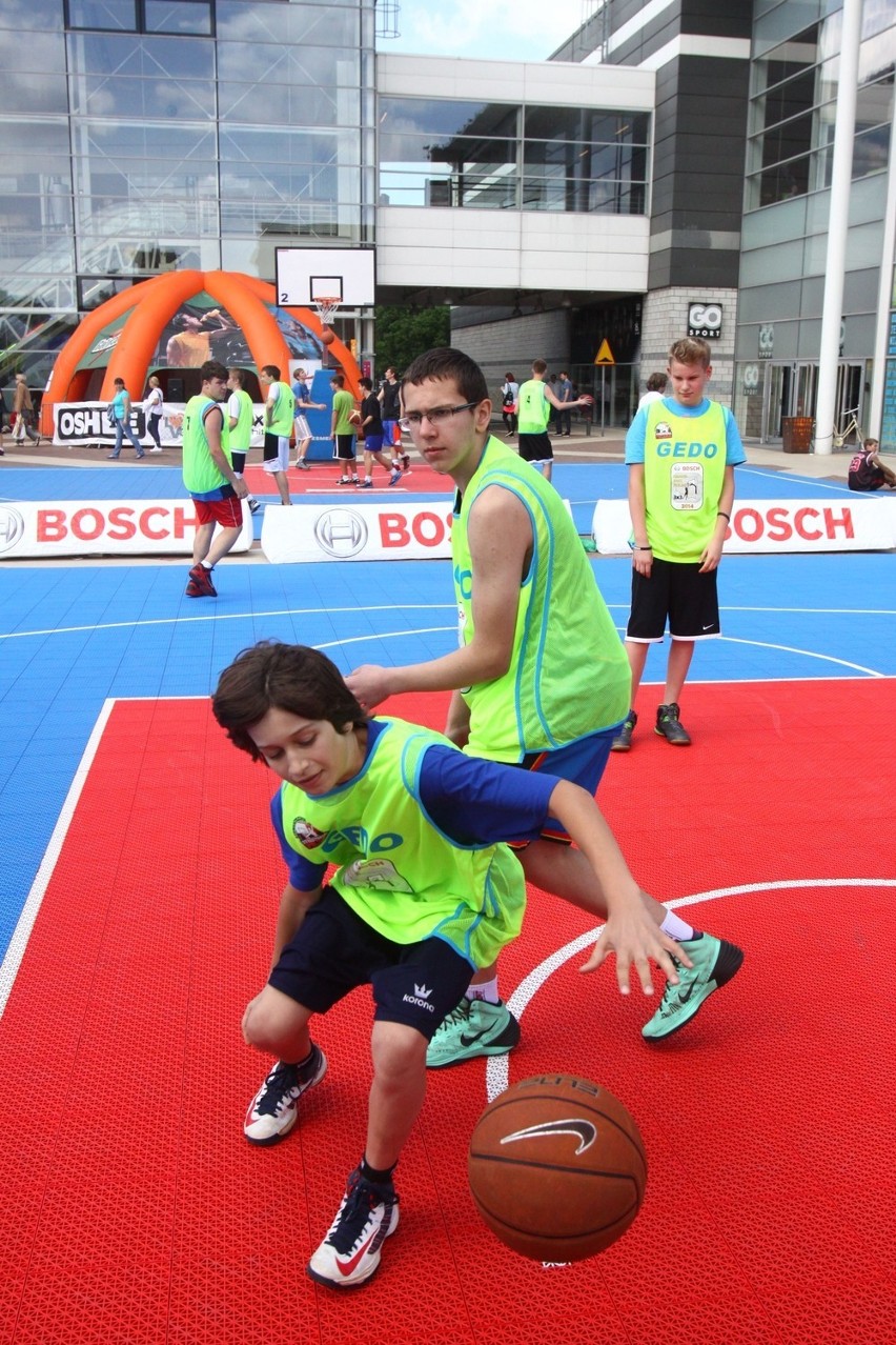 Basketmania 2014. Turniej koszykówki ulicznej w Łodzi.