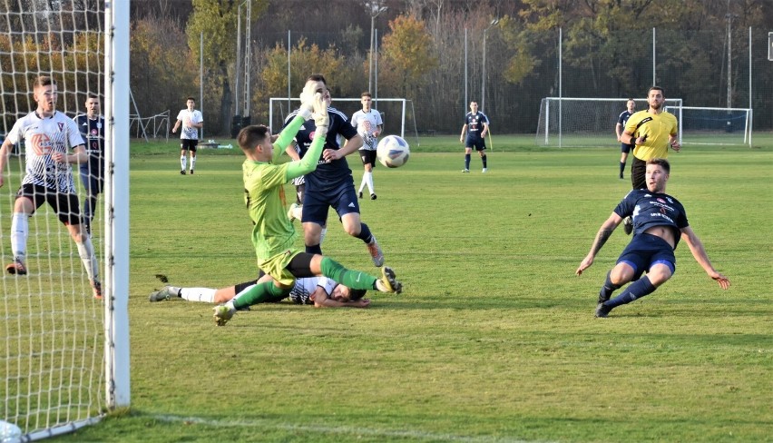 V liga piłkarska w Małopolsce, grupa zachodnia: Niwa Nowa...