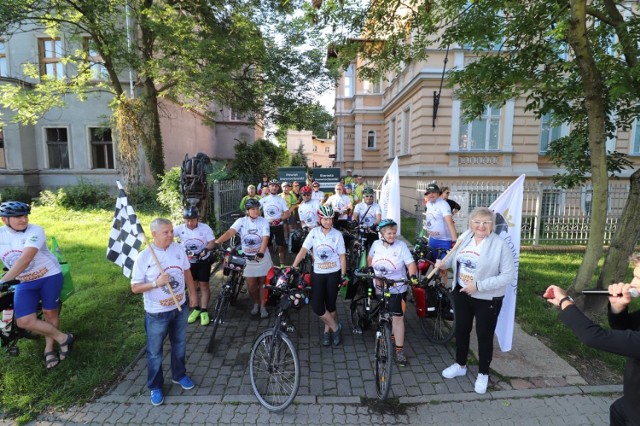 Rowerzyści jadą do Zakopanego w ramach obchodzonego w tym roku Jana Kasprowicza, ustawionego przez Radę Powiatu Inowrocławskiego