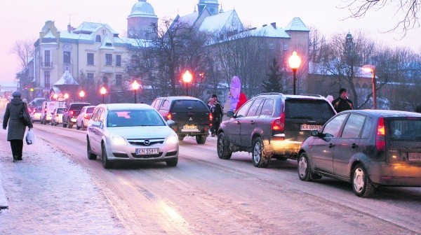 Zaraz po świętach Bożego Narodzenia sądeckie ulice zamieniły się na kilka dni w lodowiska