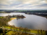 Osieczna i jezioro Łoniewskie na zdjęciach z drona - początek roku 2022