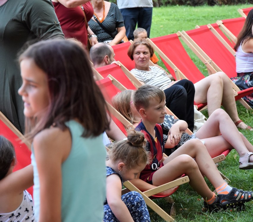 Nowy Dwór Gdański.  VII Festiwal Form Ulicznych Hybzio przeszedł do historii. Jak bawili się mieszkańcy? [ZDJĘCIA]