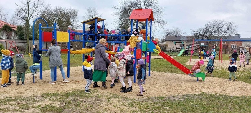 Otwarcie placu zabaw na Pierwszy Dzień Wiosny w Przedszkolu...