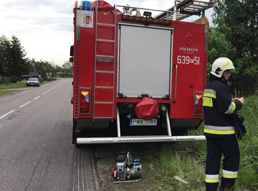 Strażacy z Wągrowca ratowali sarnę, która utknęła w płocie...