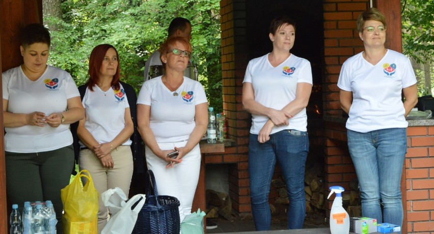 Piknik na terenie Nadleśnictwa Janów Lubelski. Ośrodek Pomocy Społecznej zorganizował rodzinne spotkanie