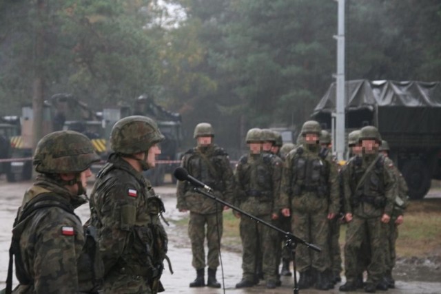 Brzescy saperzy podczas rozpoczęcia ćwiczeń na poligonie Karliki.