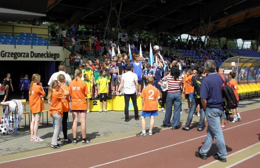 Dzień Sportu w Toruniu. Turniej szkół na Stadionie Miejskim [zdjęcia i film]