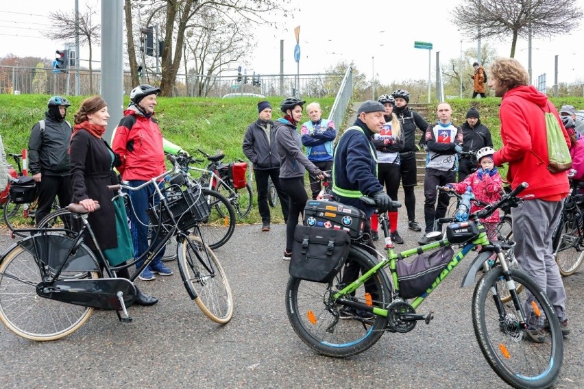 Rowerowy rajd przejechał ulicami Szczecina, by promować pomysły spójne trasy rowerowe w Szczecinie ZDJĘCIA  