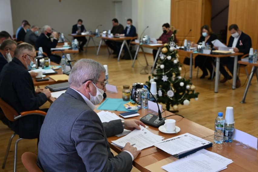 Sesja Rady Powiatu Pleszewskiego - 28.12.2021