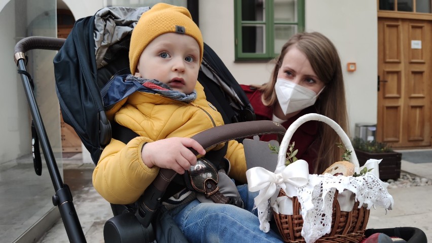 Święcenie pokarmów w koszyczkach piotrkowian w pięciu...