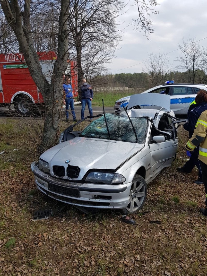 Wypadek za Chabielicami. Młoda kobieta trafiła do szpitala. Są utrudnienia w ruchu