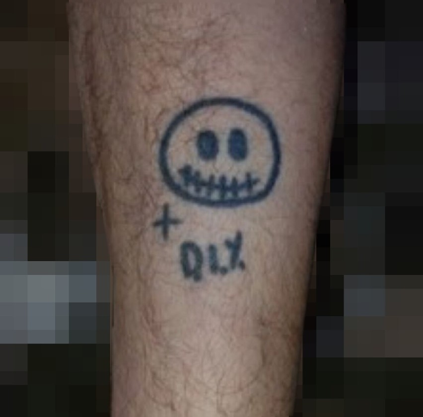 Charakterystyczne tatuaże mogą pomóc policji w ustaleniu tożsamości denata z Orłowa