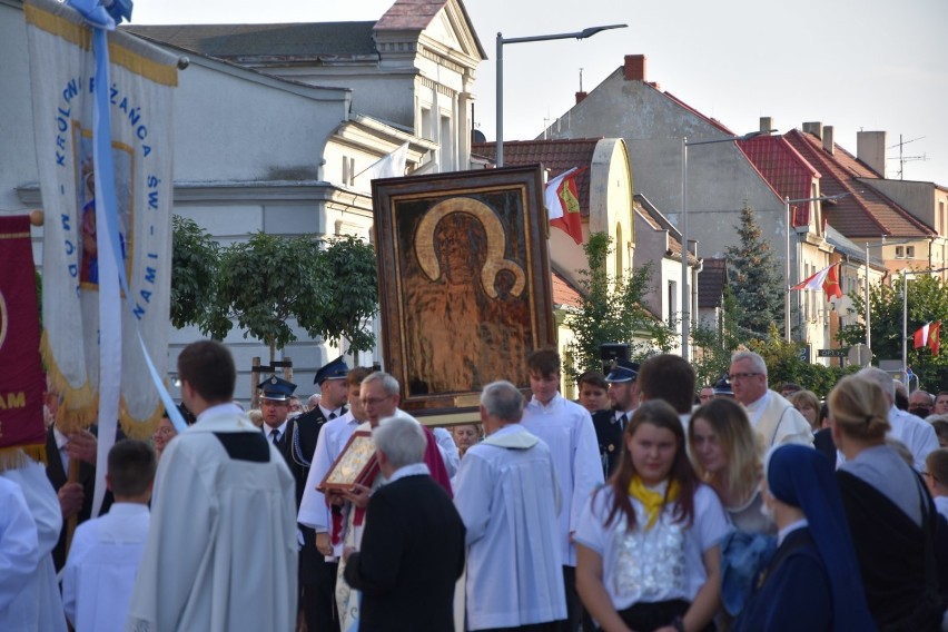 Nowy Tomyśl: Kopia obrazu Matki Bożej w parafii Najświętszego Serca Pana Jezusa