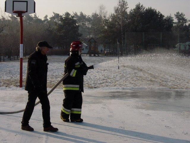 Lodowisko powstało m.in. na osiedlu Wilków