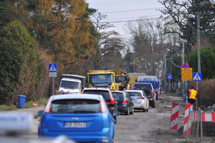 Kraków. Trwa przebudowa Królowej Jadwigi. Kiedy skończy się ten koszmar?